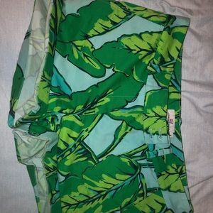Vineyard vines leaf print shorts